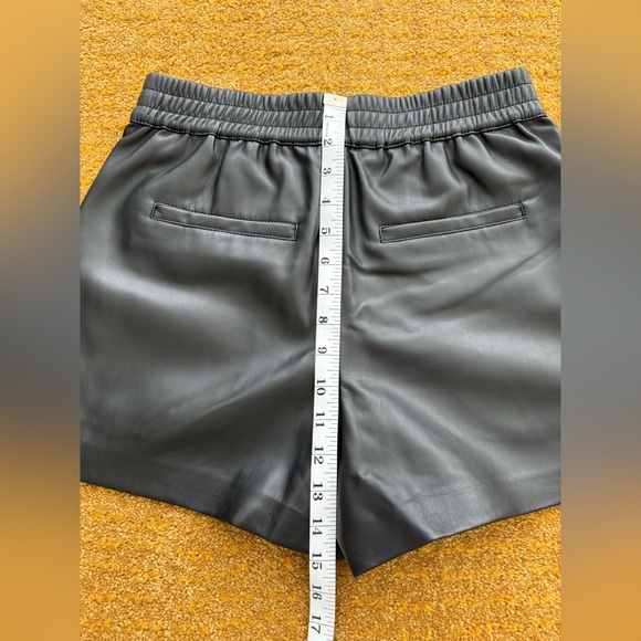 Mango MNG Faux Leather Mid Rise Black Shorts US S - Picture 9 of 11